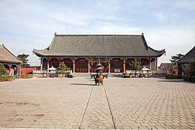 第一人称节奏射击新作《重金属：地狱歌手》预告片